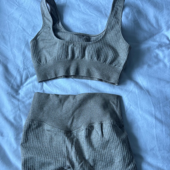 Tan Workout Set - Picture 3 of 3